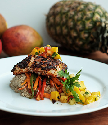 Morue de l’Atlantique noircie | Couscous de chou-fleur | Julienne de légumes | Salsa à la mangue